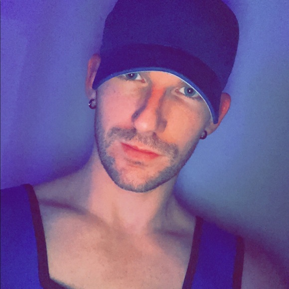 Meet your Posher, Ryan - Picture 2 of 3